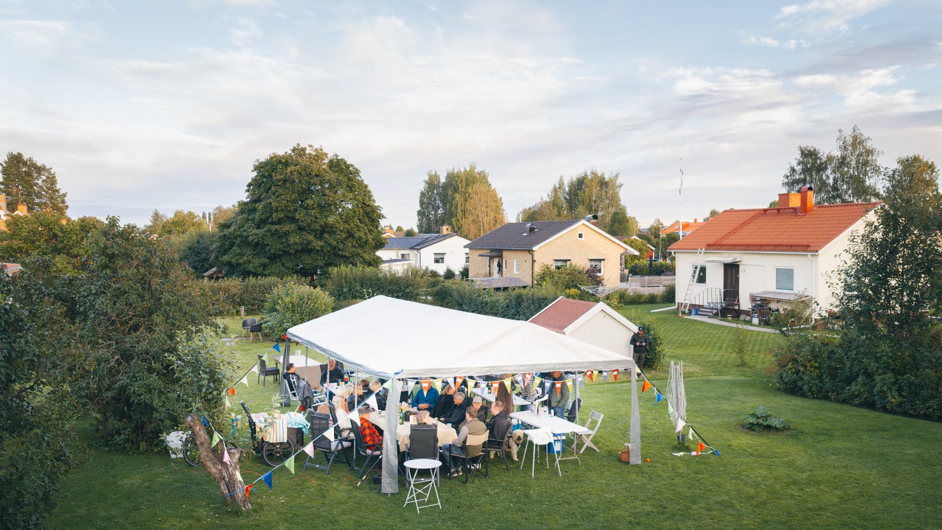 Grannfest i villakvarter